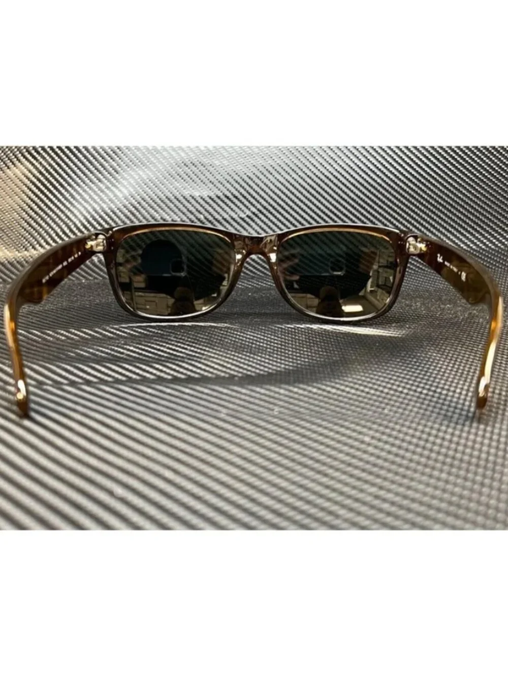 Ray-Ban new tags